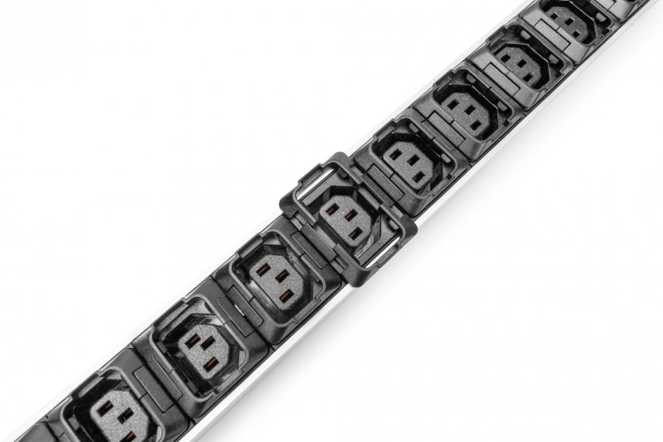 Imagine Prelungitor PDU IEC 60309 16A la 24 x C13 + 3 x C19 3m, Digitus DN-95450