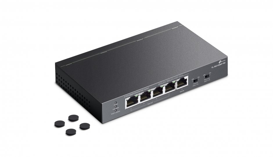 Imagine Switch 5 porturi Gigabit cu 1 x PoE++ In/4 x PoE+Out, TP-LINK TL-SG1005P-PD
