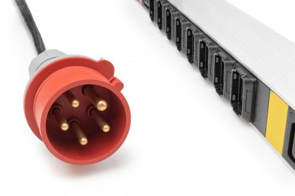 Prelungitor PDU IEC 60309 16A la 24 x C13 + 3 x C19 3m, Digitus DN-95452